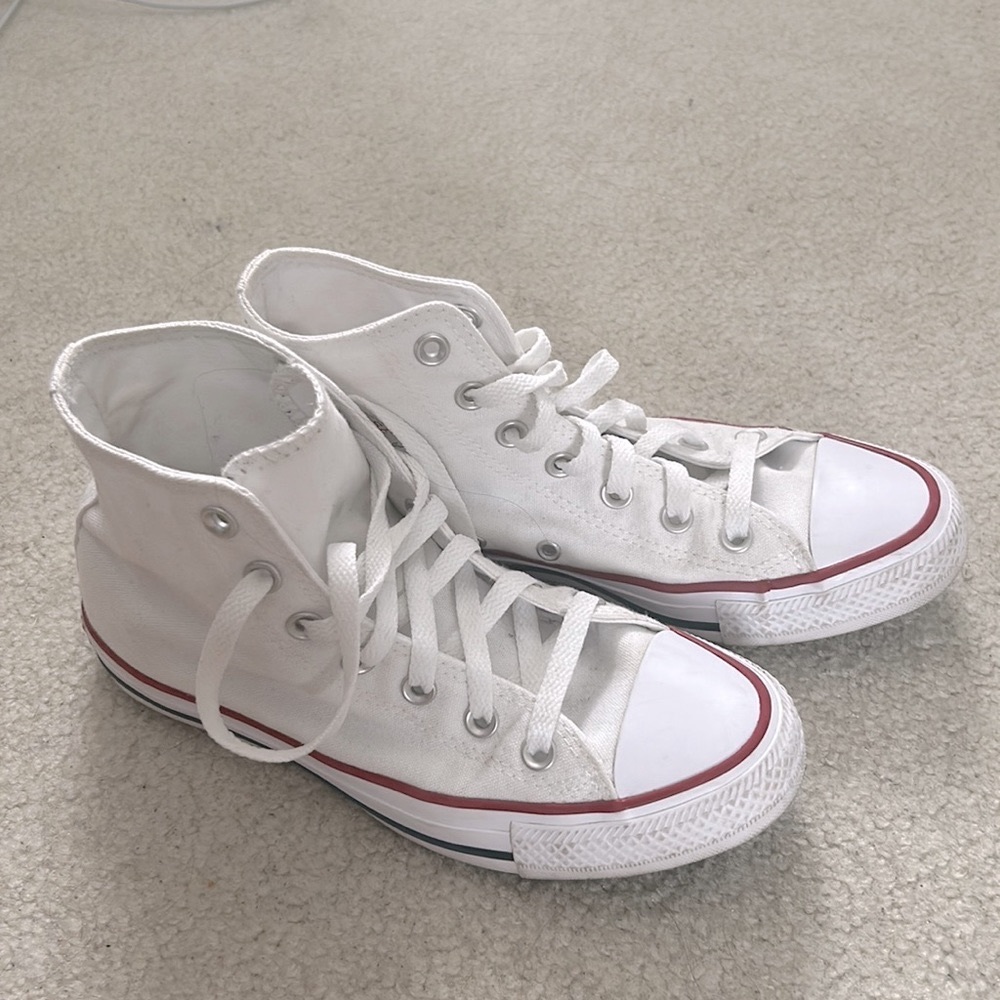 White Converse Chuck Taylor All Star - High Tops -